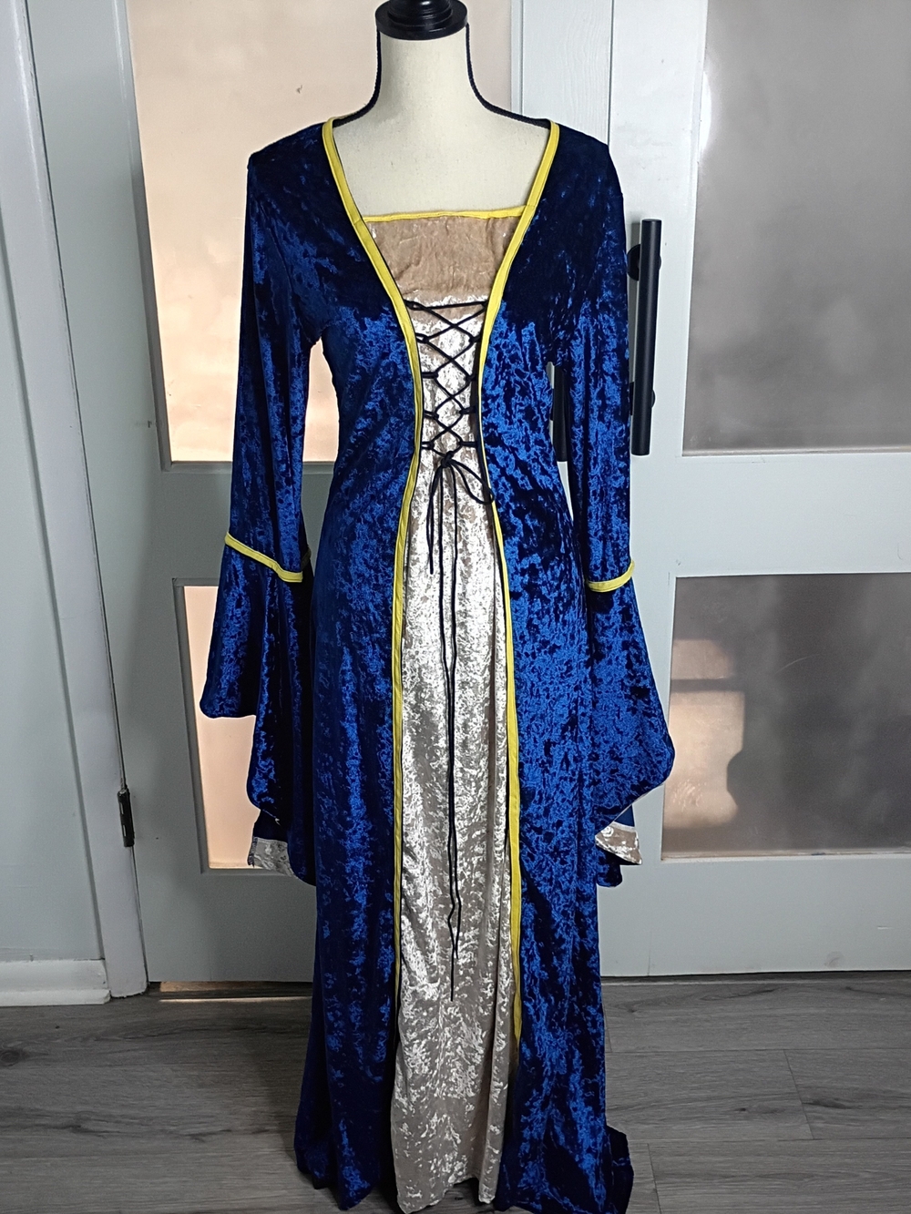 NWOT Royal Blue Velvet Renaissance Medieval Lace-Up Long Bell Sleeves Gown, XL